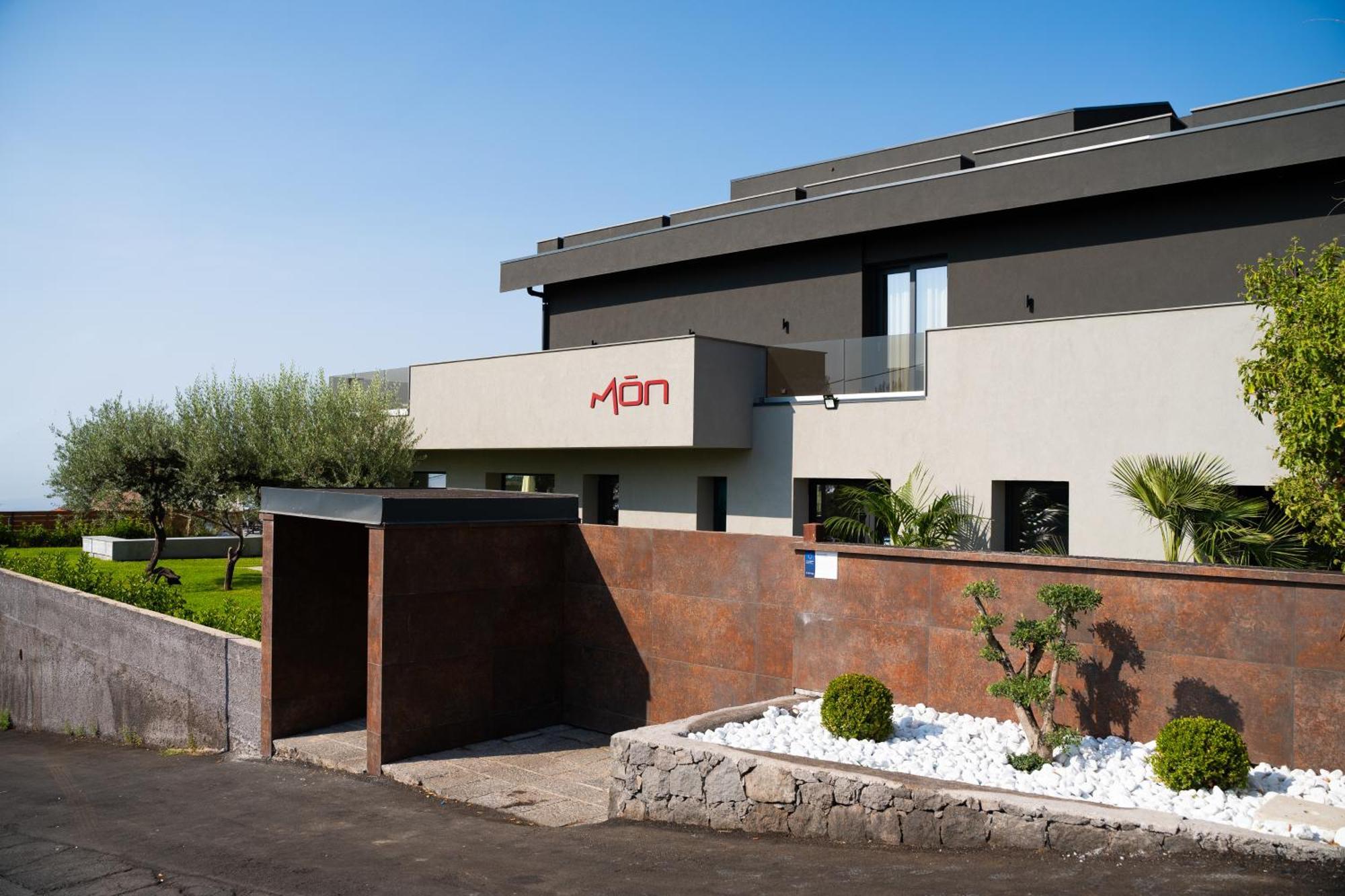 Mon Luxury Rooms Spa Nicolosi Exterior photo